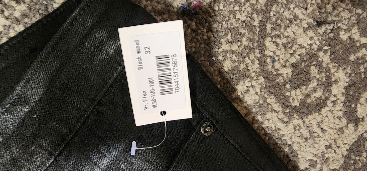 BLACK WAXED JEAN